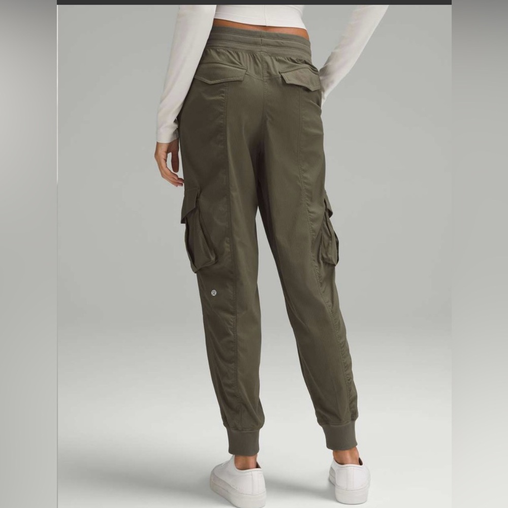 🍋Lululemon Dance Studio Relaxed-Fit Mid-Rise Cargo Jogger Size L Army Green🍋